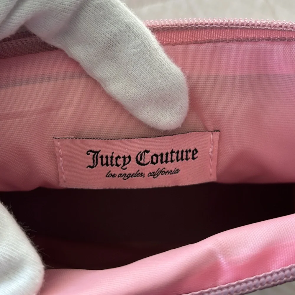 Juicy Couture travel heart pouch
